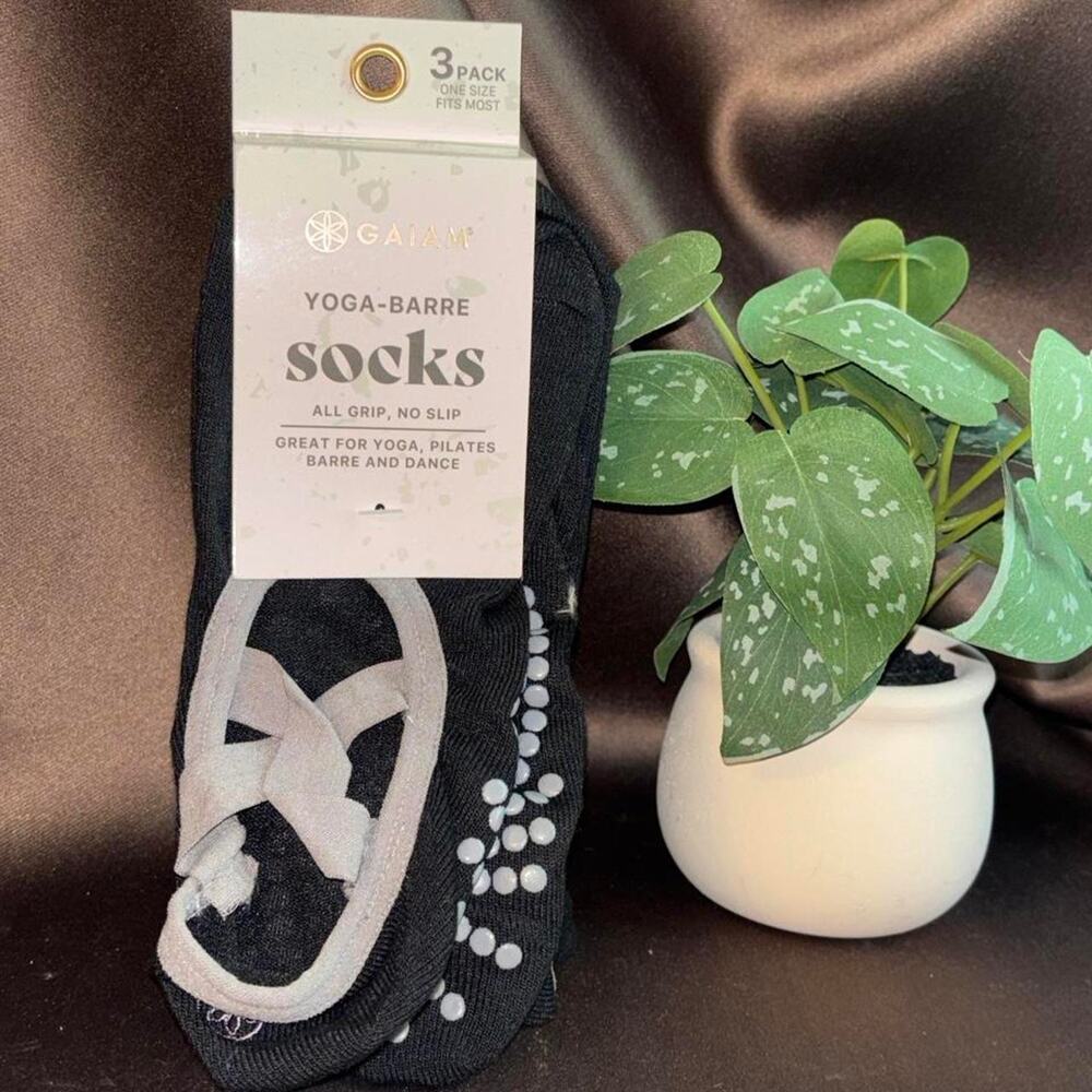 Gaiam yoga barre socks 3 pack new